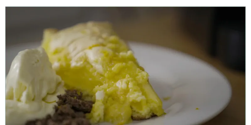 Ovar Sponge Cake with Orange, Orange Gelato, Cinnamon Crumble